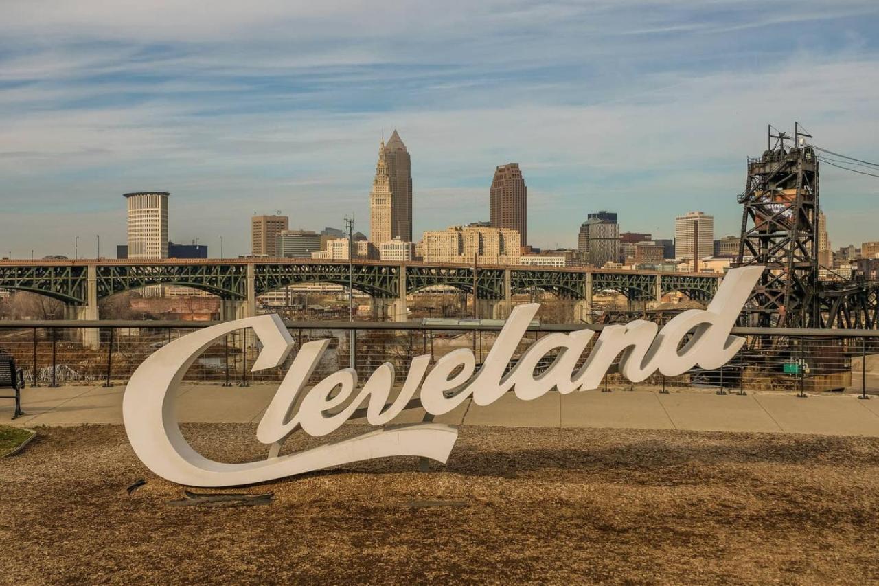 Frontdesk 2015 East 4Th Street Apts Downtown Cleveland Apartment Ngoại thất bức ảnh